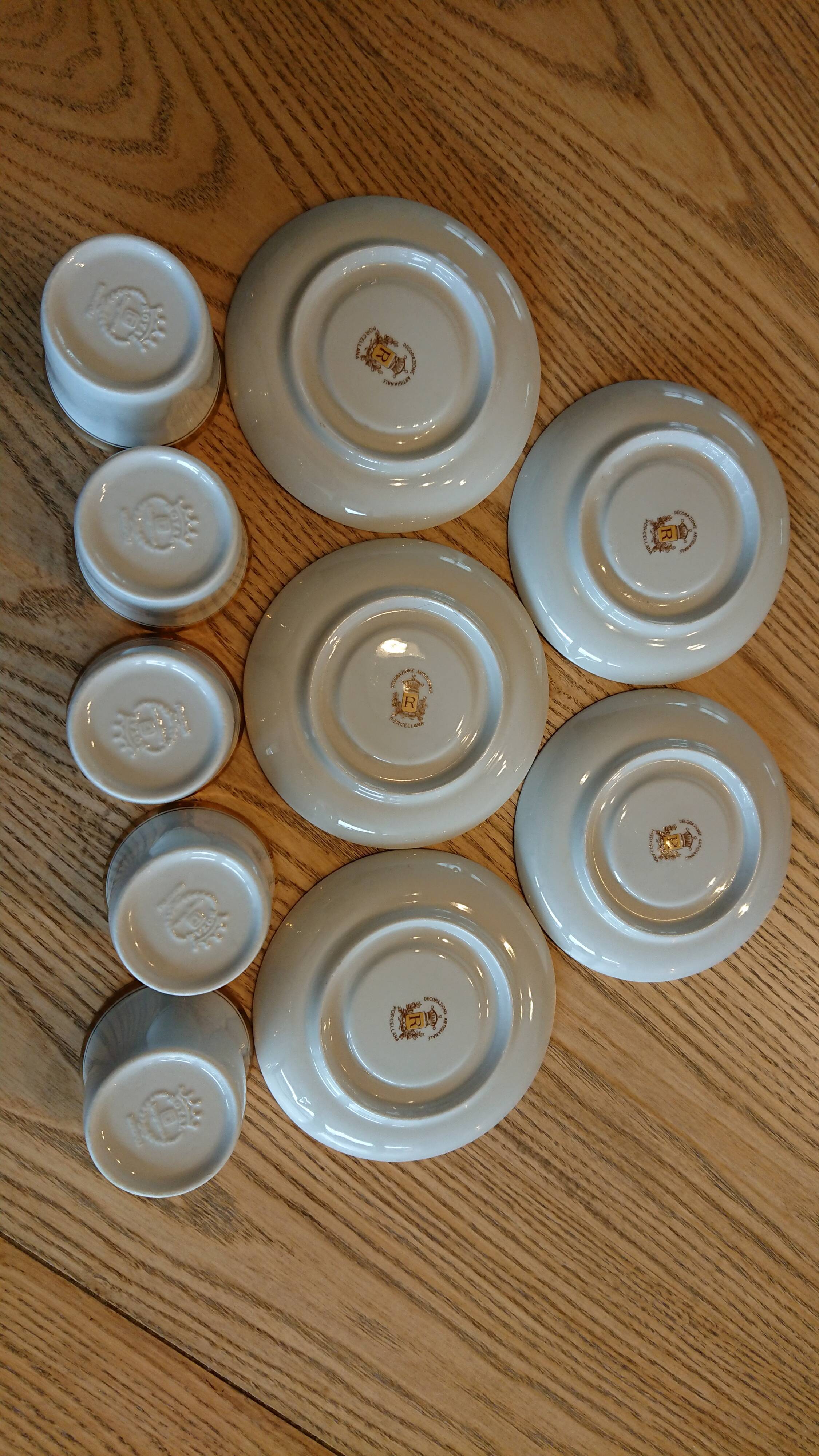 Gold pattern porcelain coffee cups