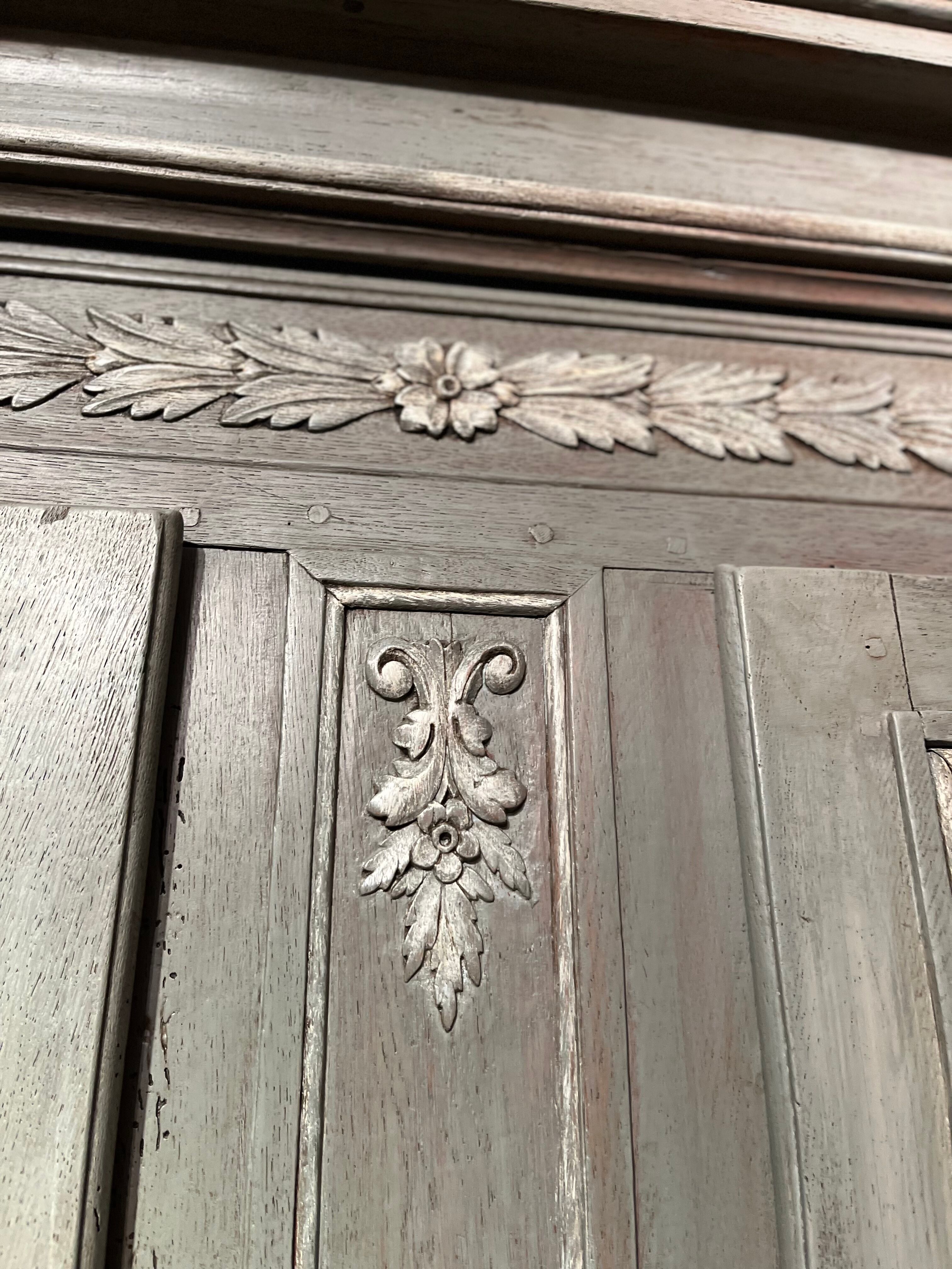 Buffet Louis XV patinated