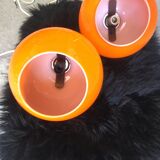Paire de suspensions orange en verre opaline 70’s