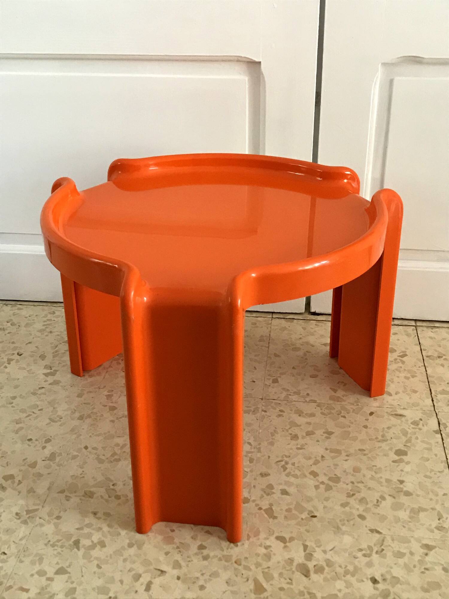 Nesting coffee tables by Giotto Stoppino for Kartell vintage 1970