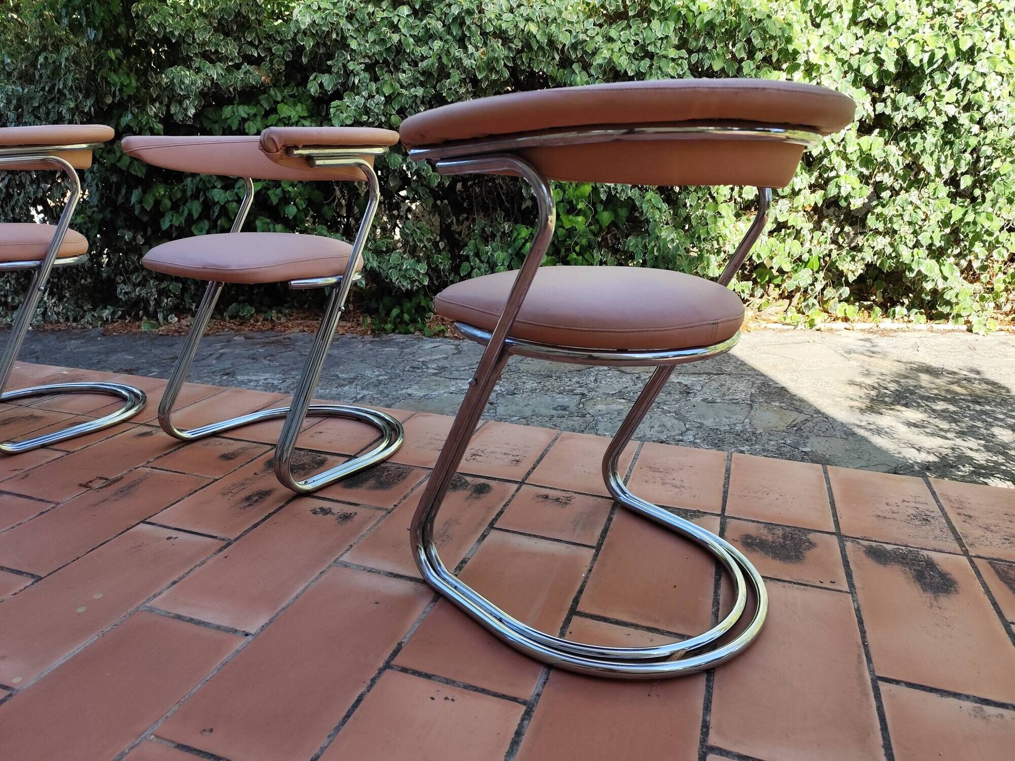 Set of 4 Modernist Swiss Zug Victori Dining Room Armchairs