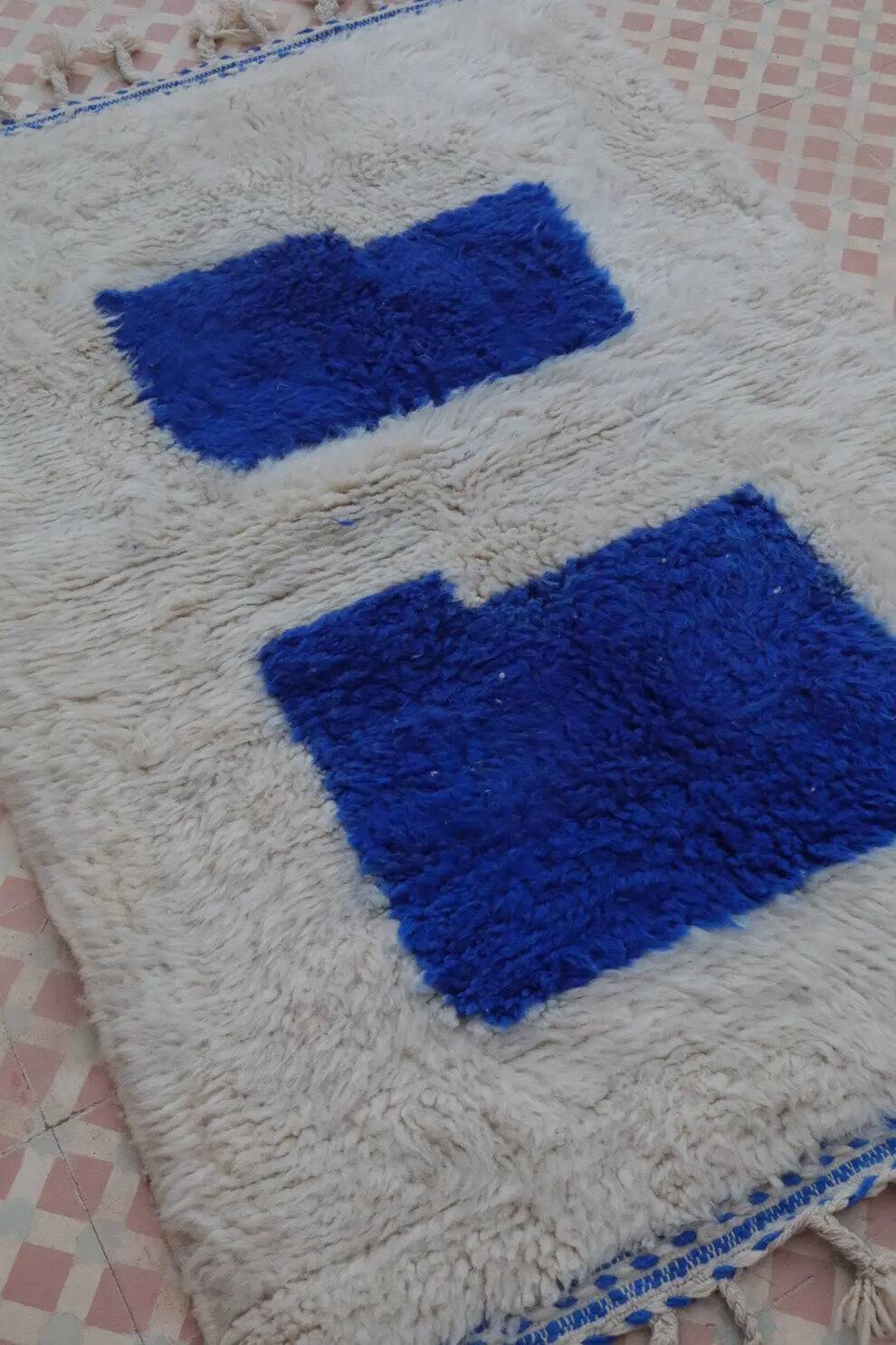 Traditional handmade Beni Ouarin rug size 150 x 250 cm