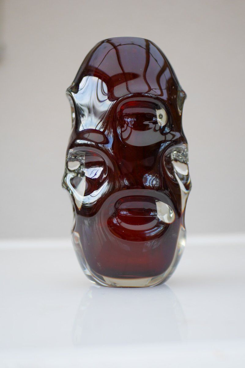 Mid-century modern handmade crystal vase in dark red by Börne Augustsson for Åseda