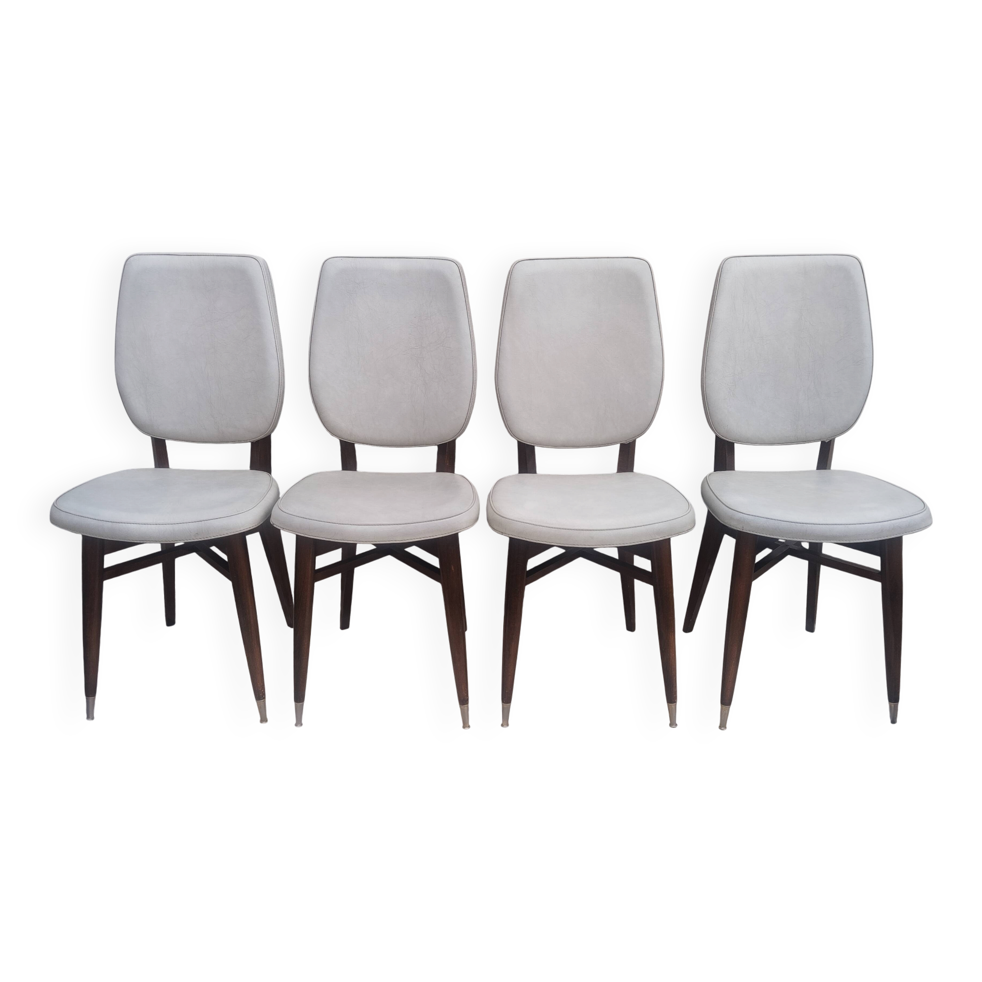 Set of 4 white and wooden Scandinavian chairs.