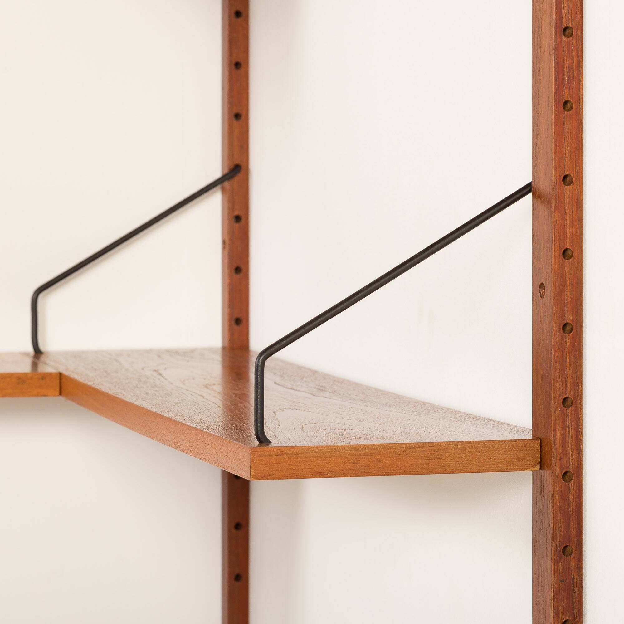 Étagère d'angle Poul Cadovius pour Cado, années 1960