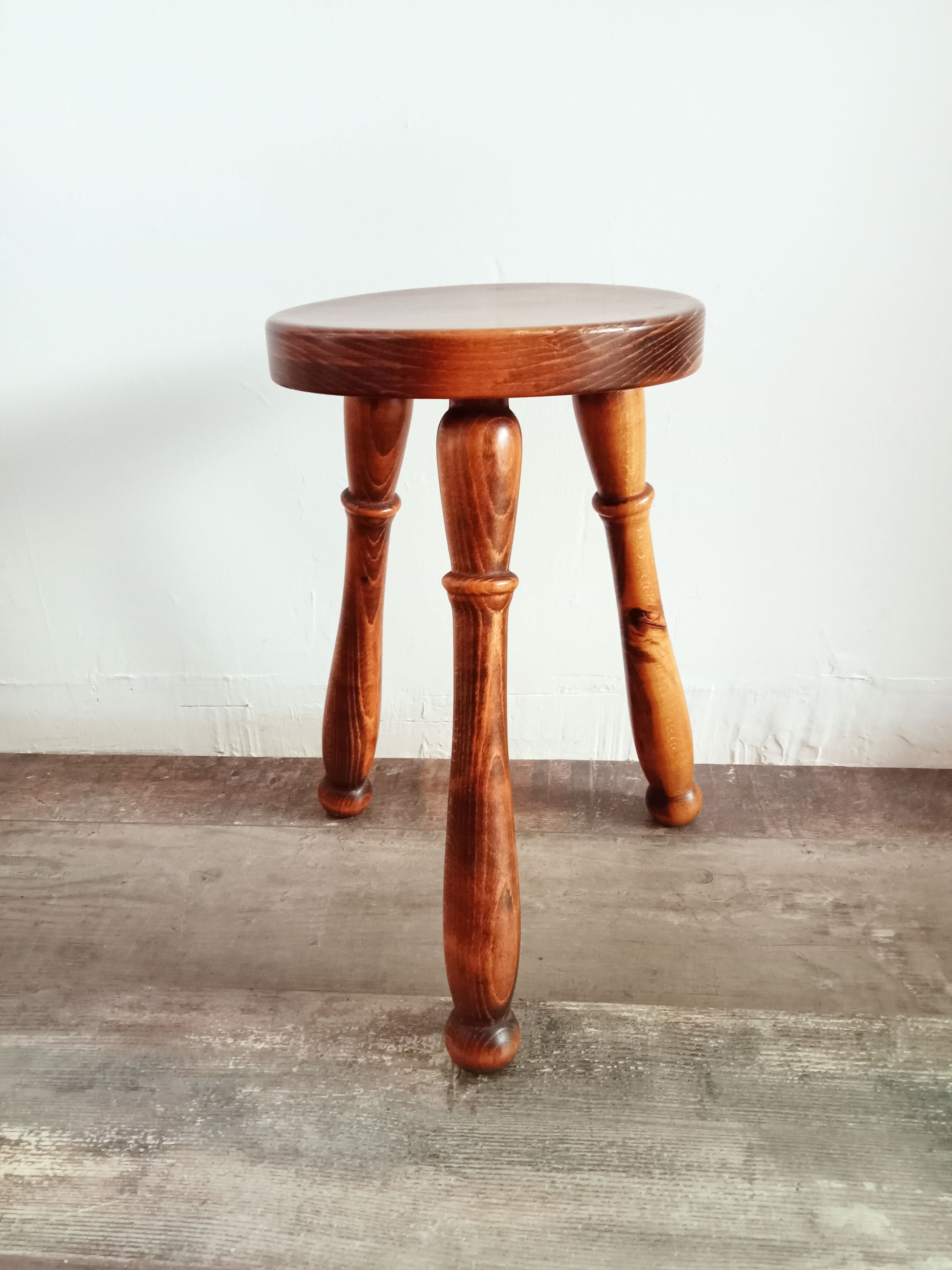 Tripod stool