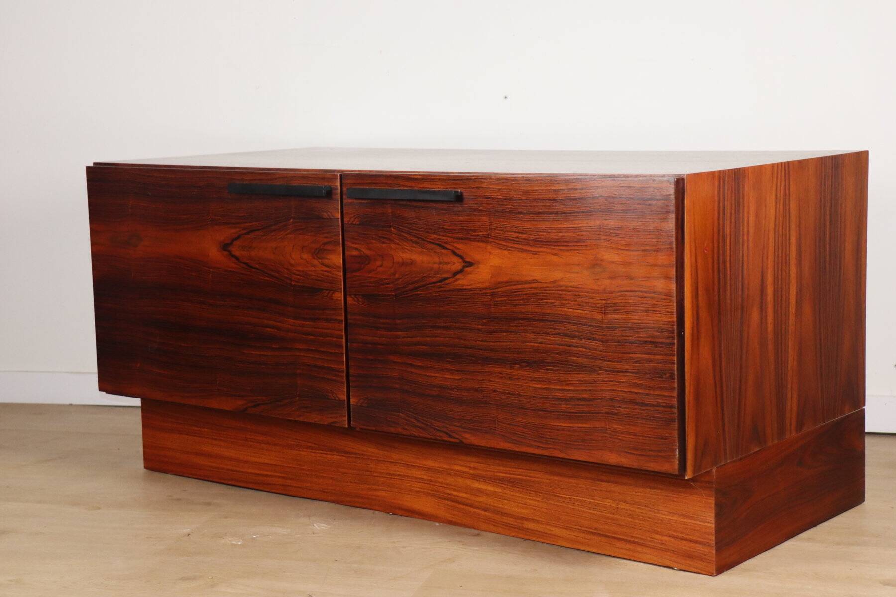 Low Scandinavian sideboard in rosewood – Ib Kofod Larsen – Denmark 1960