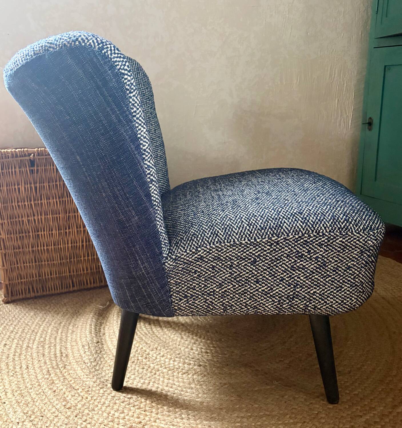 Cocktail chair