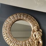 Shabby Chic round mirror. Putti/Cherub decor. Floral motifs. Dimensions: 20 x 20 cm.