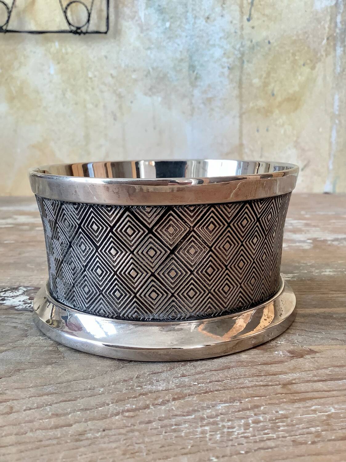 Silver metal bottle coaster