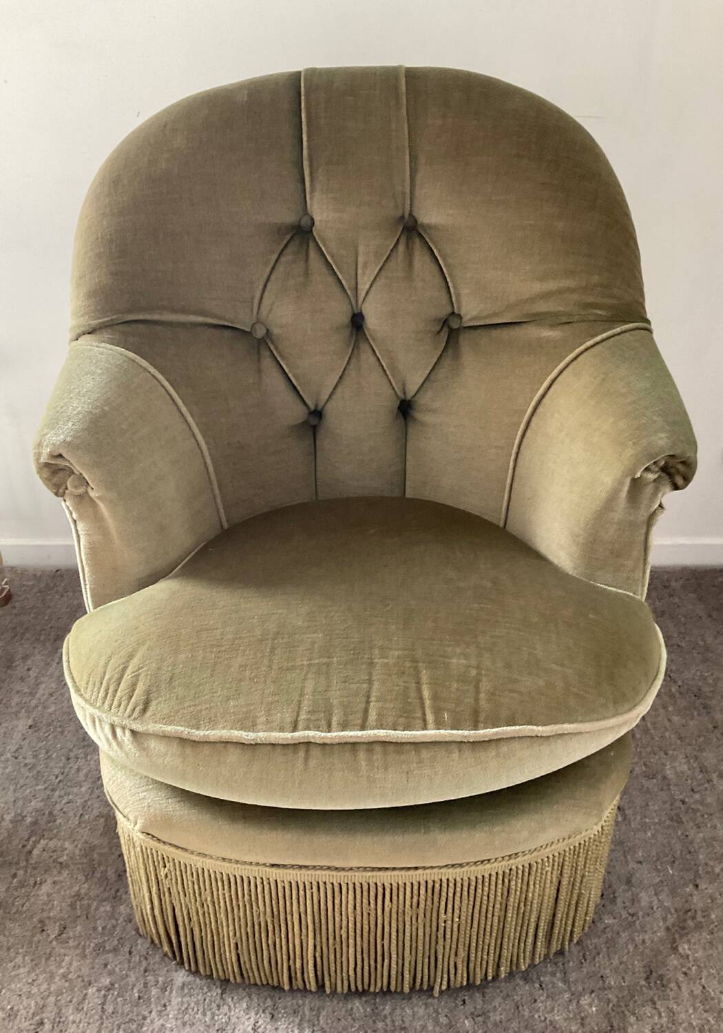 70s toad armchair in green velvet