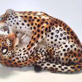 Paire de jaguars combattants en céramique peinte à la main par Giovanni Ronzan, Italie