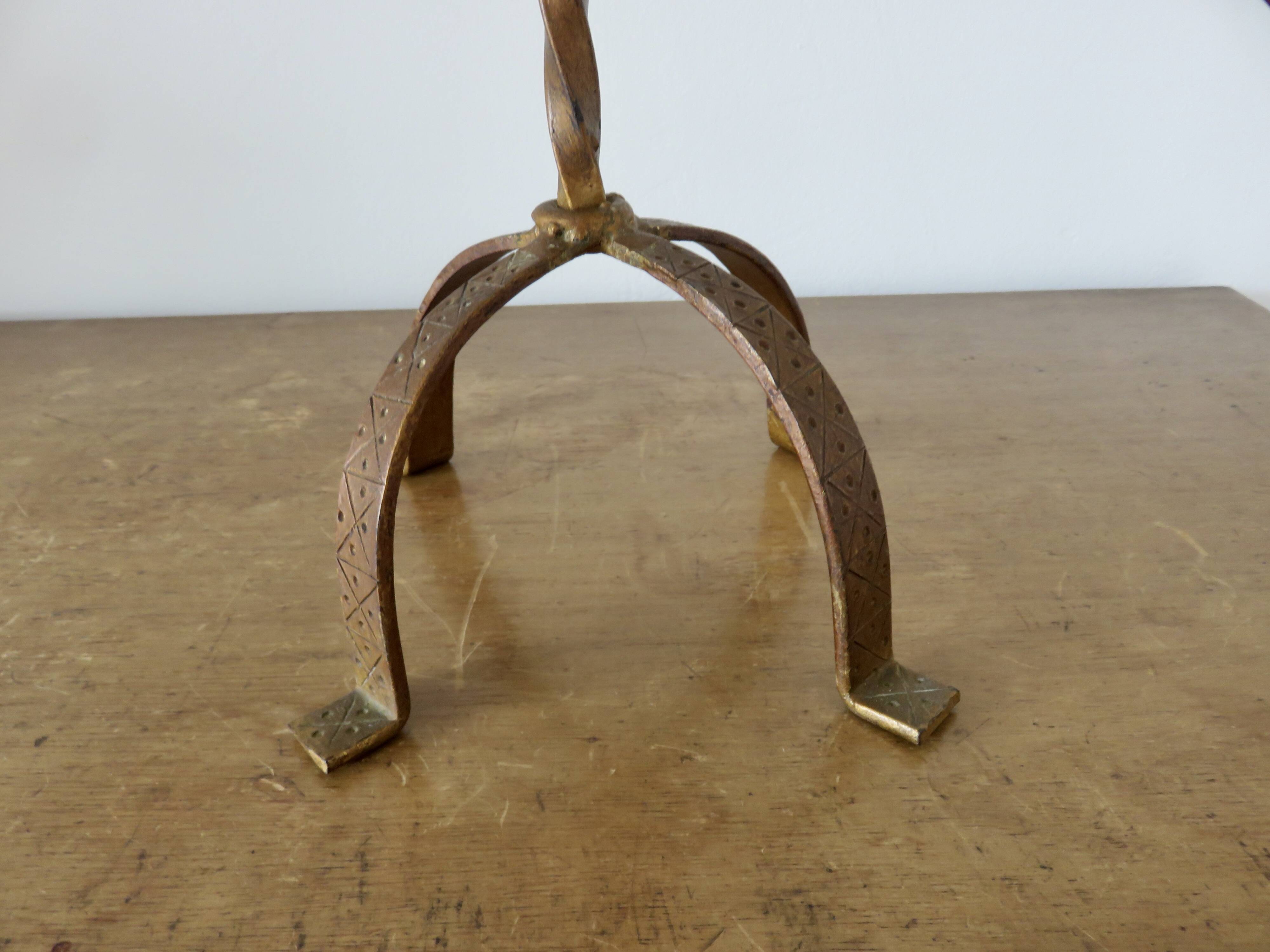 Large "Arts & Crafts" style lamp in beaten iron with a golden patina.