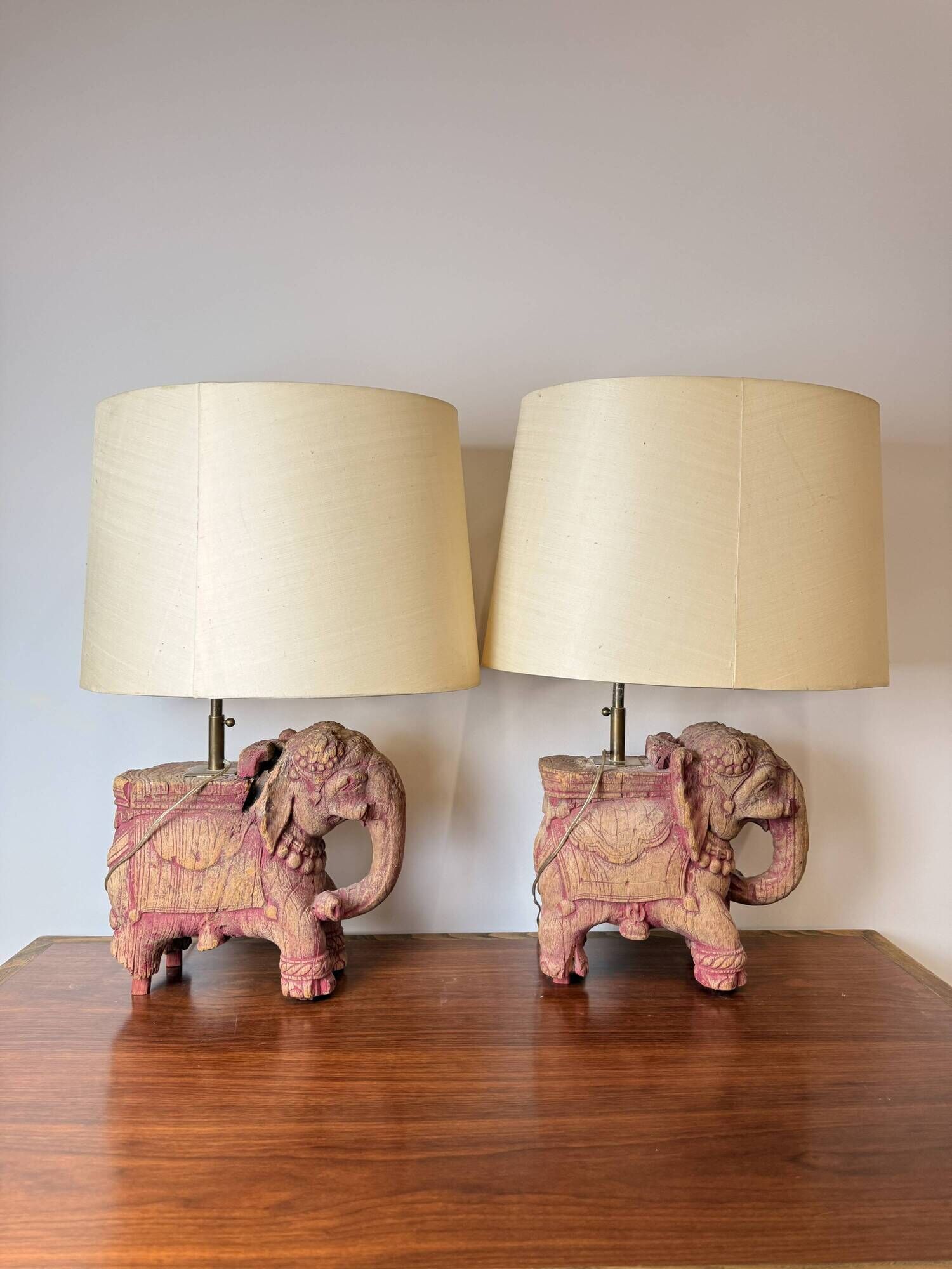 Pair of elephant lamps by Claude de Muzac (1934-2022) – Sculpted wood