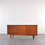 Buffet en teck du milieu du siècle par Fredrik A. Kayser, Norvège, années 1960.