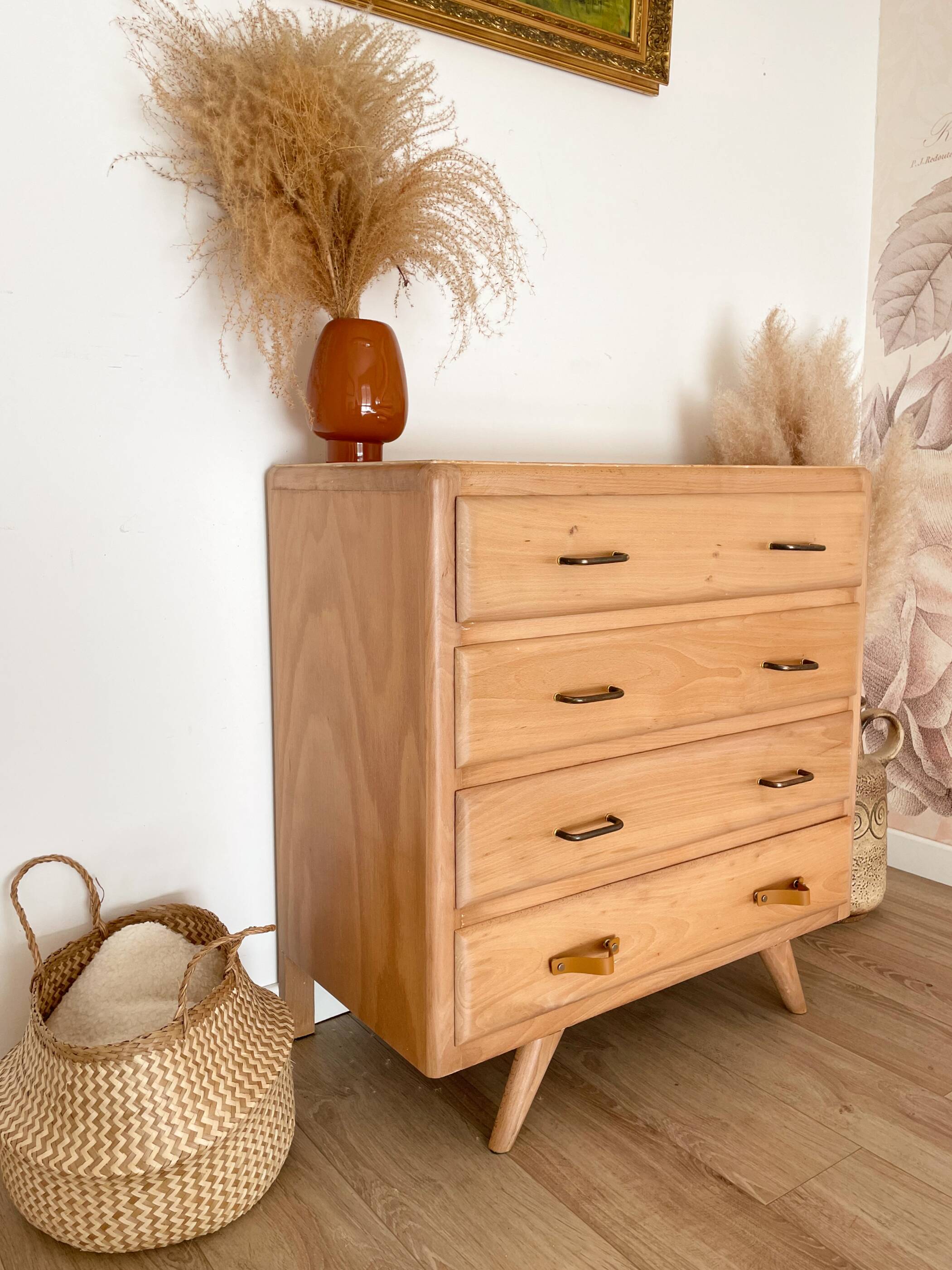 Vintage chest of drawers, tapered legs