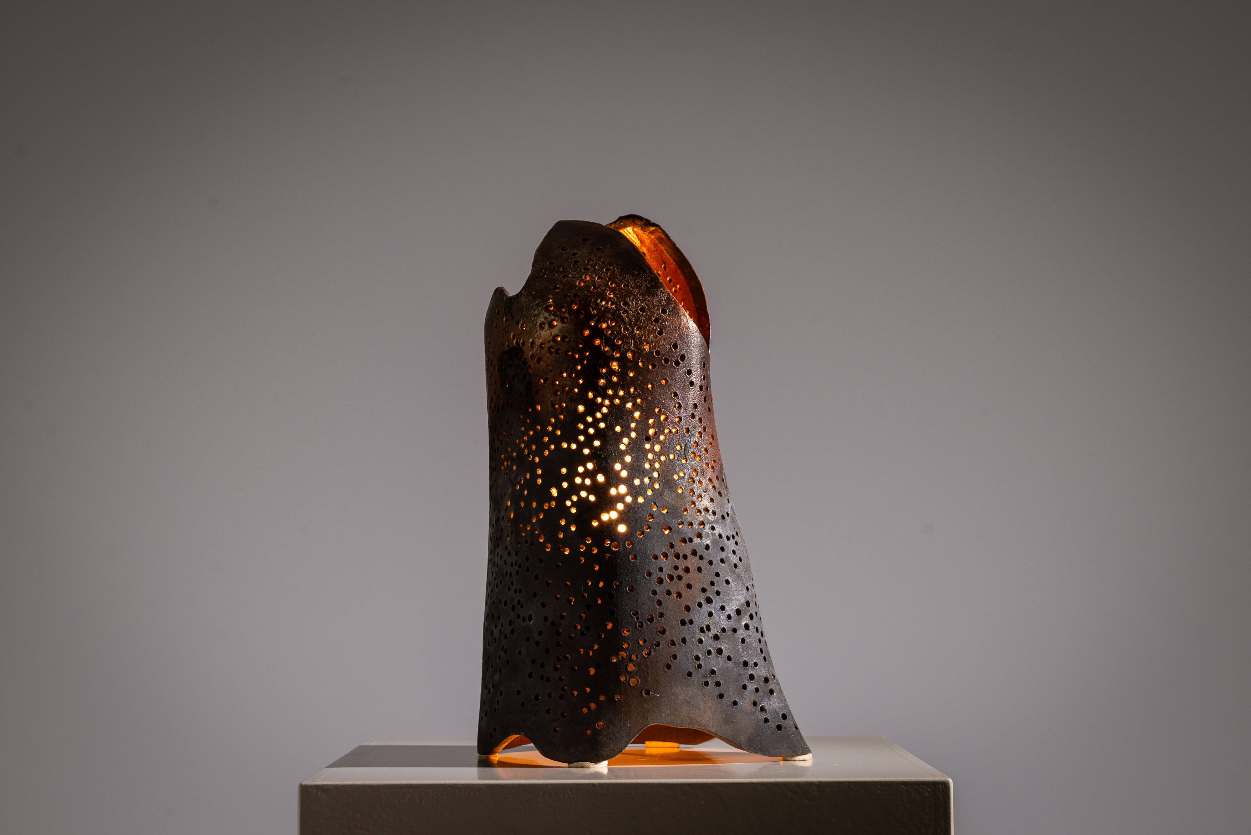 Sculptural ceramic table lamp