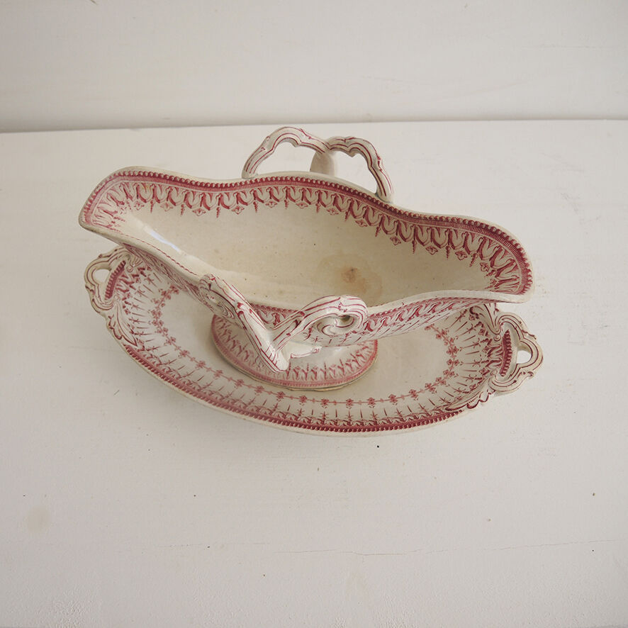 Ancienne saucière Creil & Montereau – Flora Rocaille