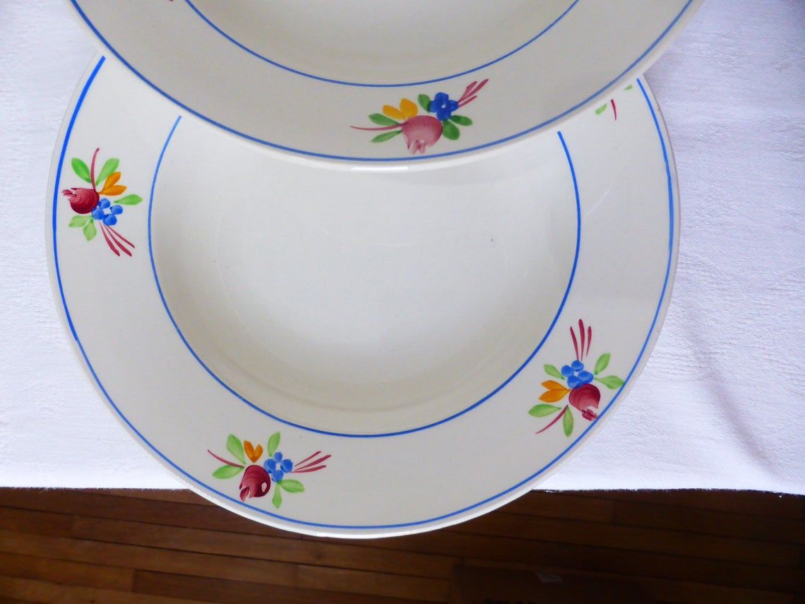 Set of 4 soup plates from the Gien factory, Nice model, in porcelain