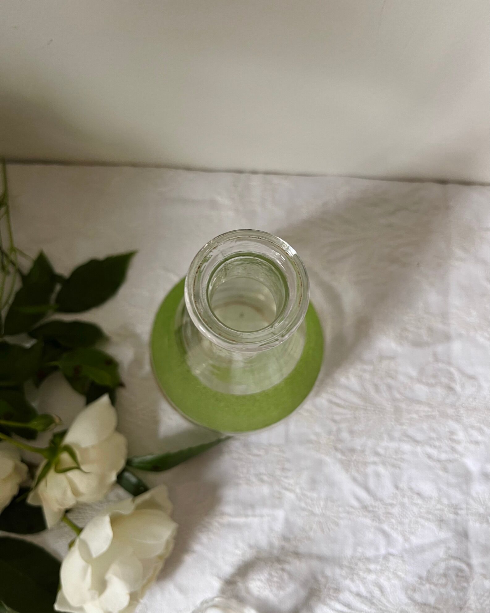 Green granite glass decanter - 50s