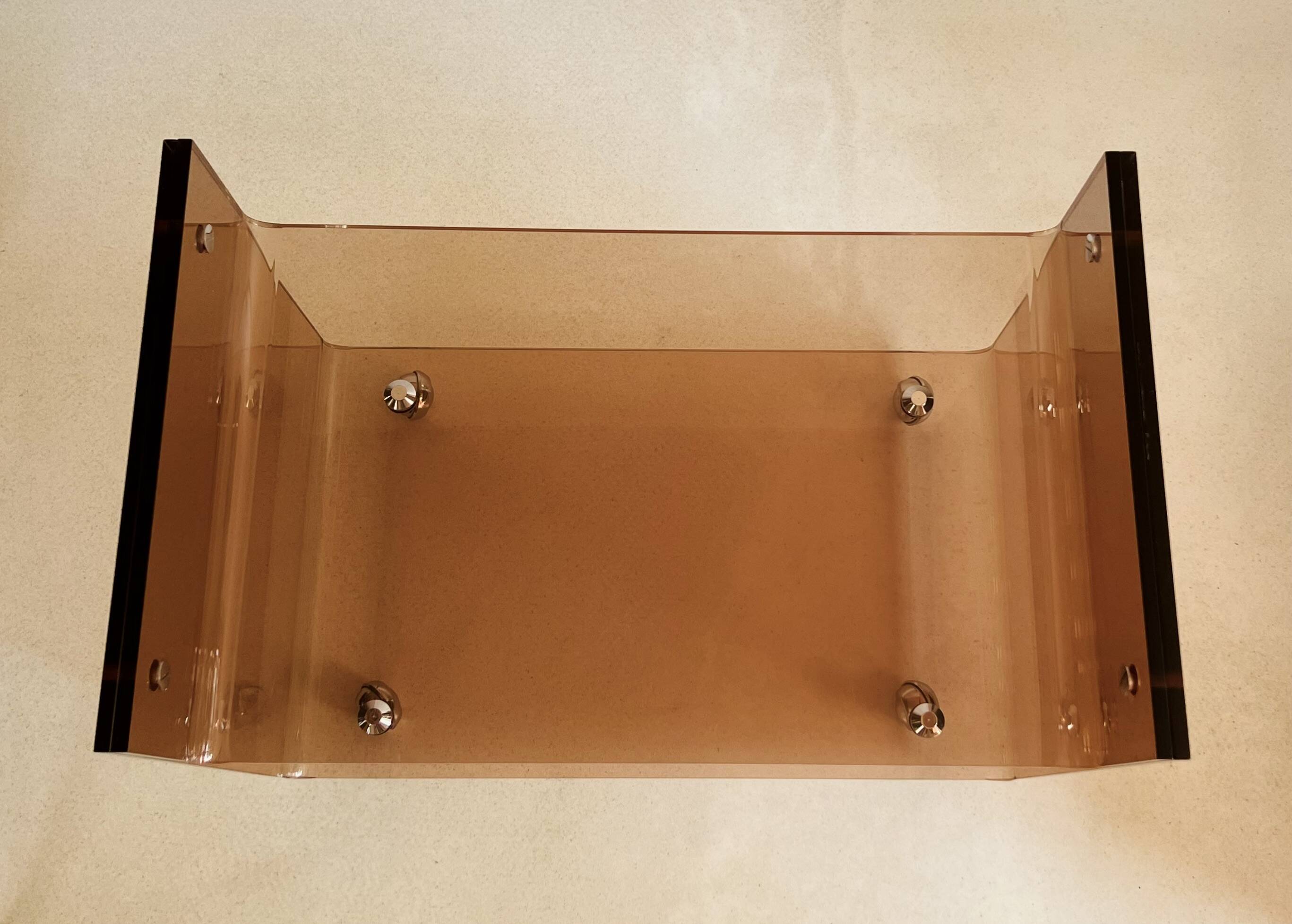Table basse à roulettes en altuglas par Michel Dumas, France années 70