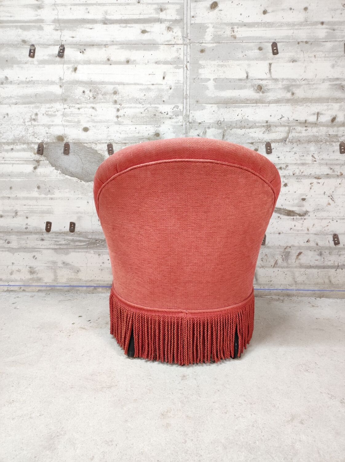Pink toad armchair