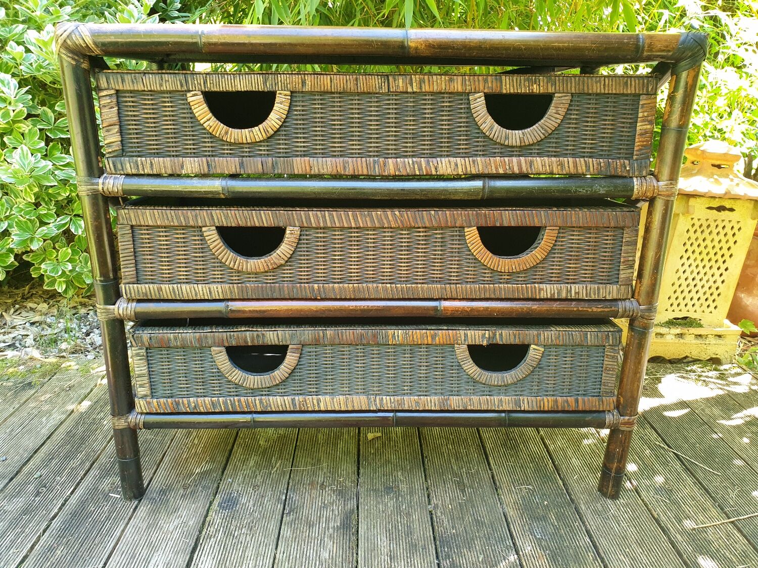 Commode en bambou et rotin