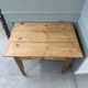 Petit bureau vintage en chêne et pin massif (rénové)