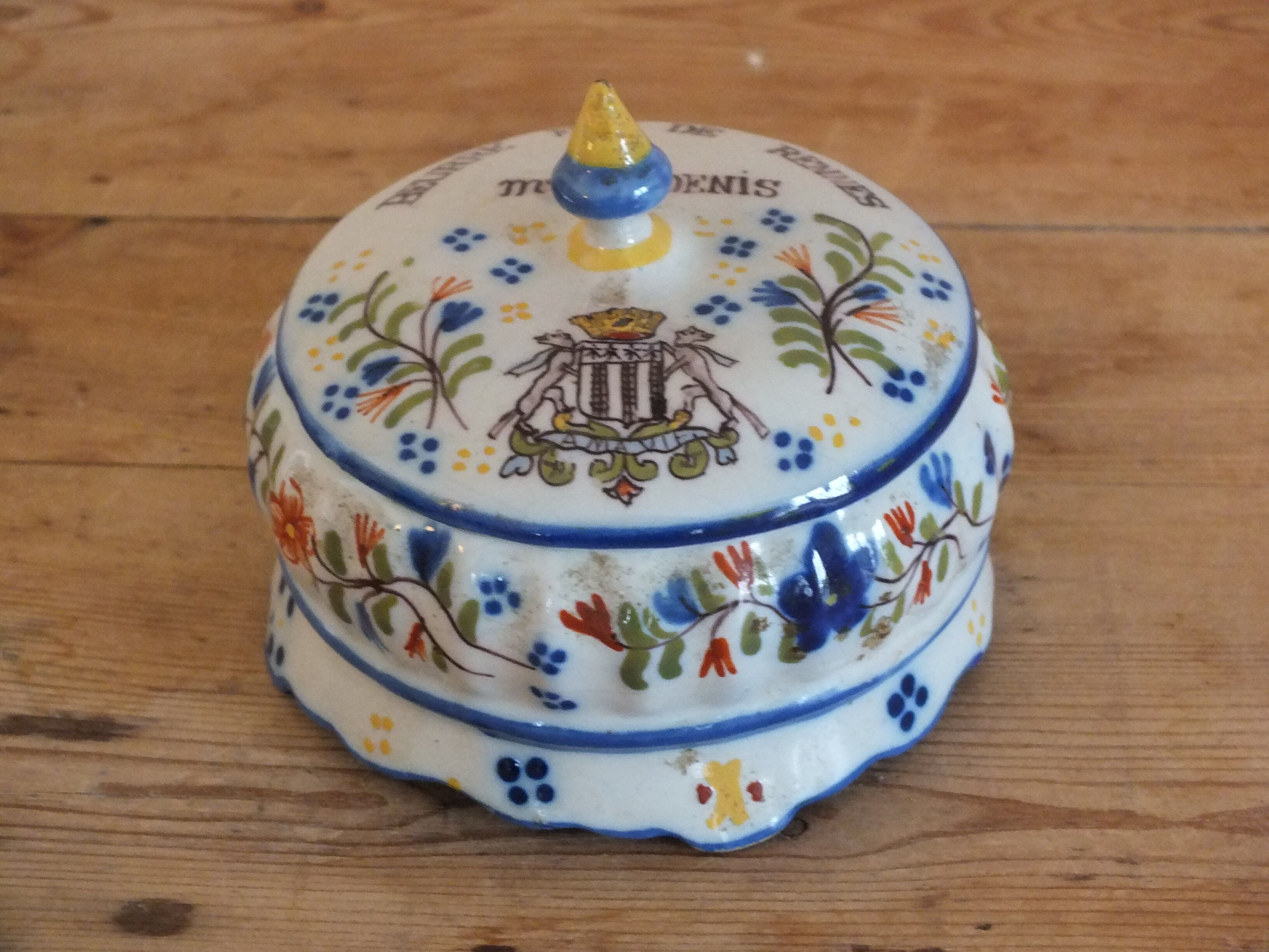 Advertising butter dish in earthenware from Desvres Maison Denis in Rennes