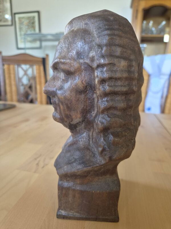 Buste de J.S Bach sculpté en bois - statuette vintage