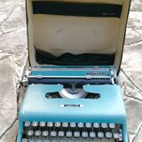 Machine à écrire Olivetti lettera 22
