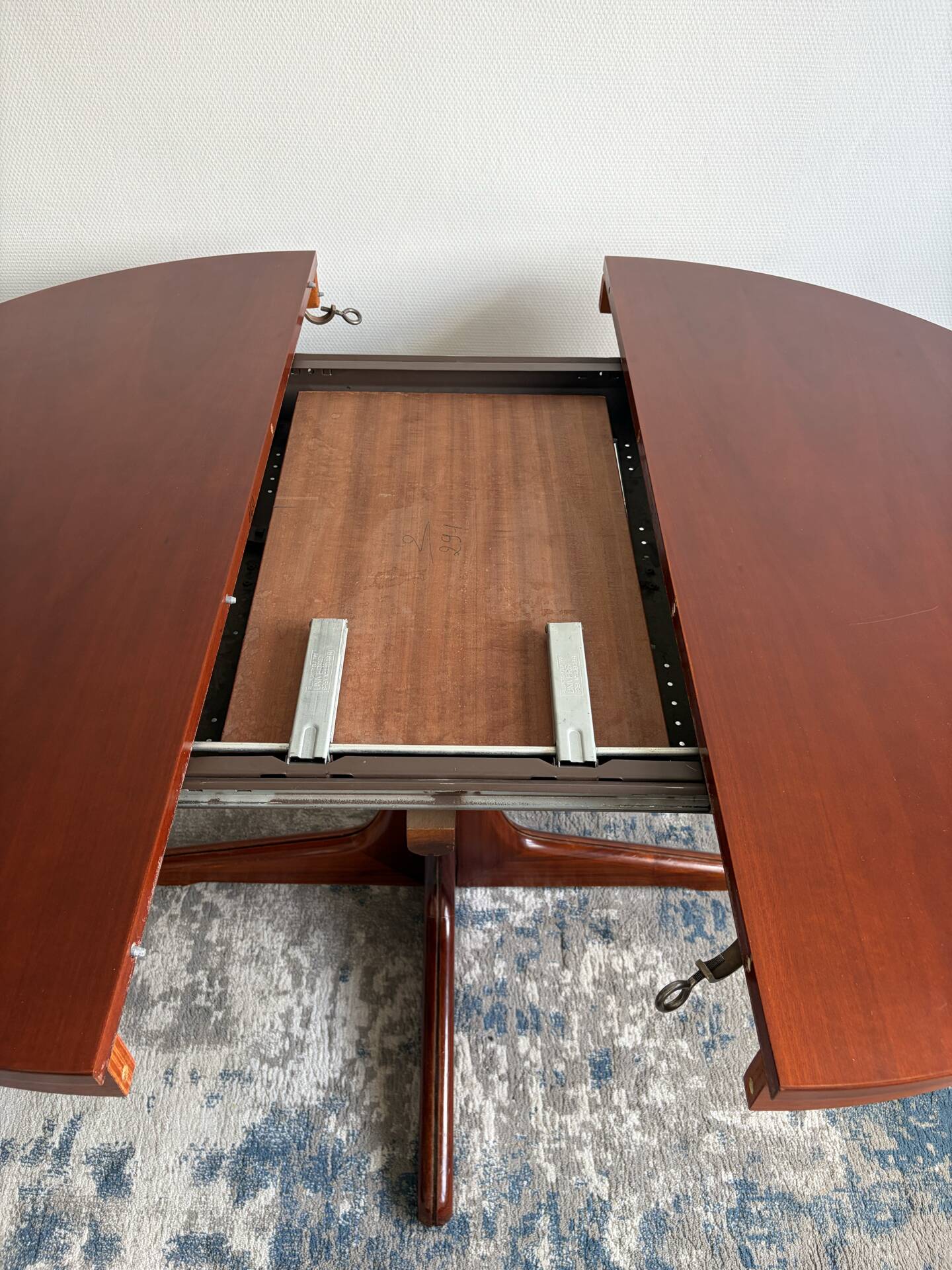 Extensible Baumann table