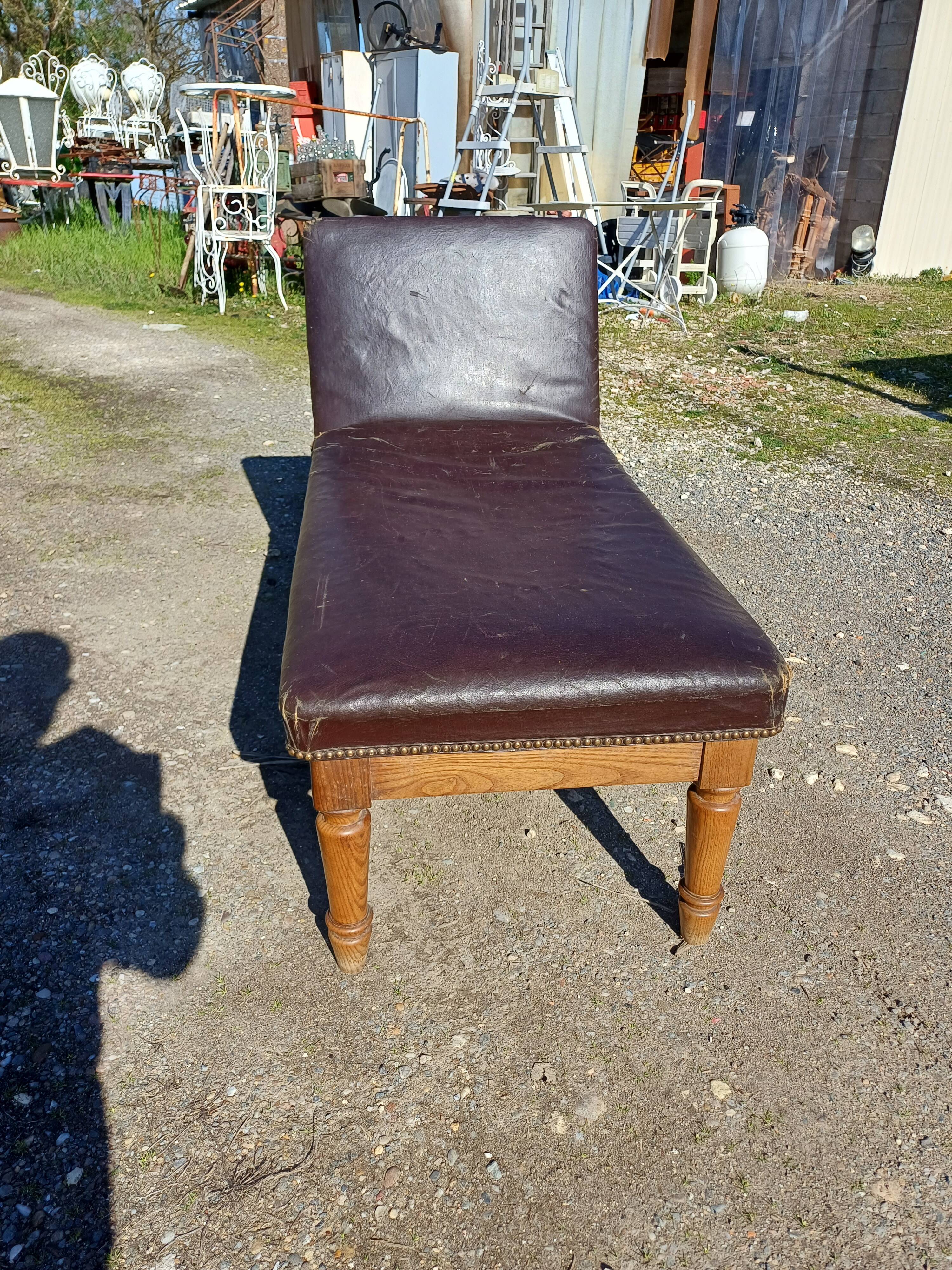 Doctor's bench oak and leather 19th