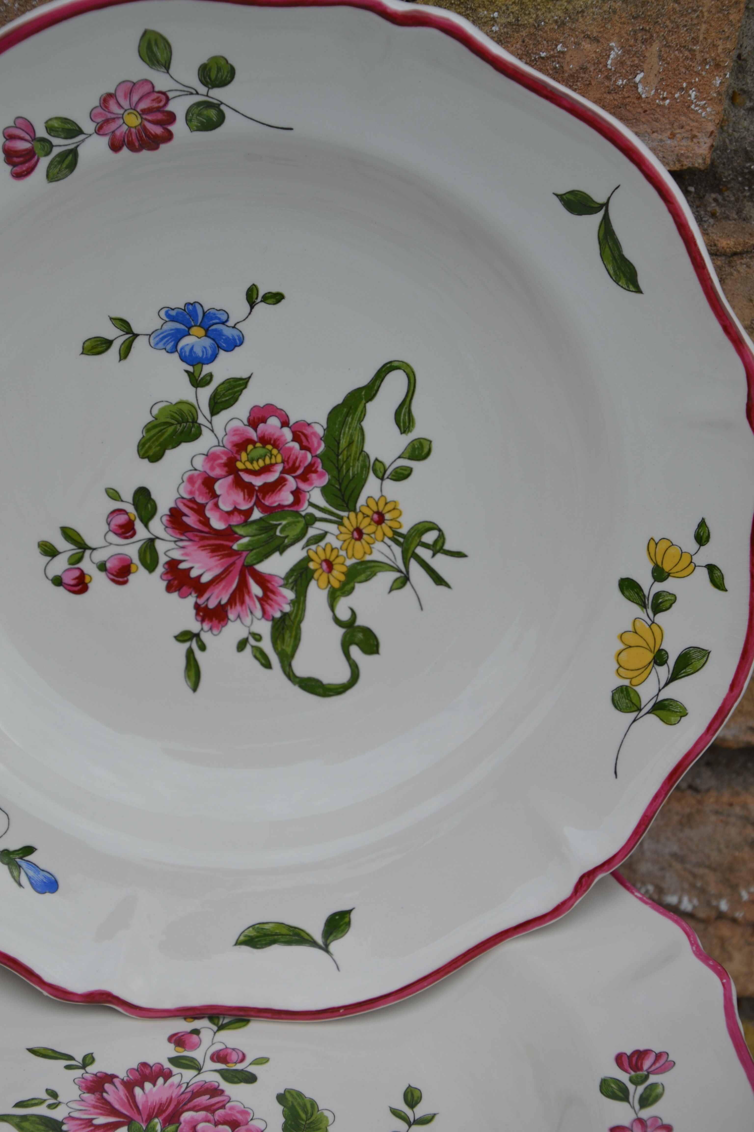 12 hollow plates Vieux Saint Amand 1713