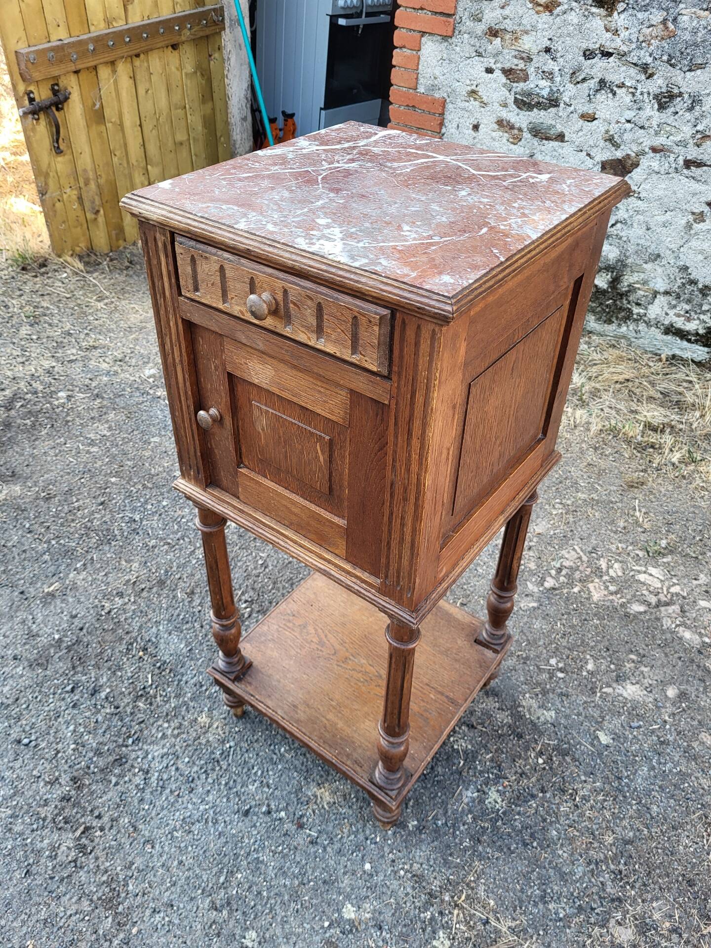 Table de chevet