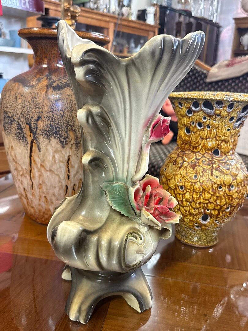 Vase – Capodimonte – Ornaments – Grey pink slipware