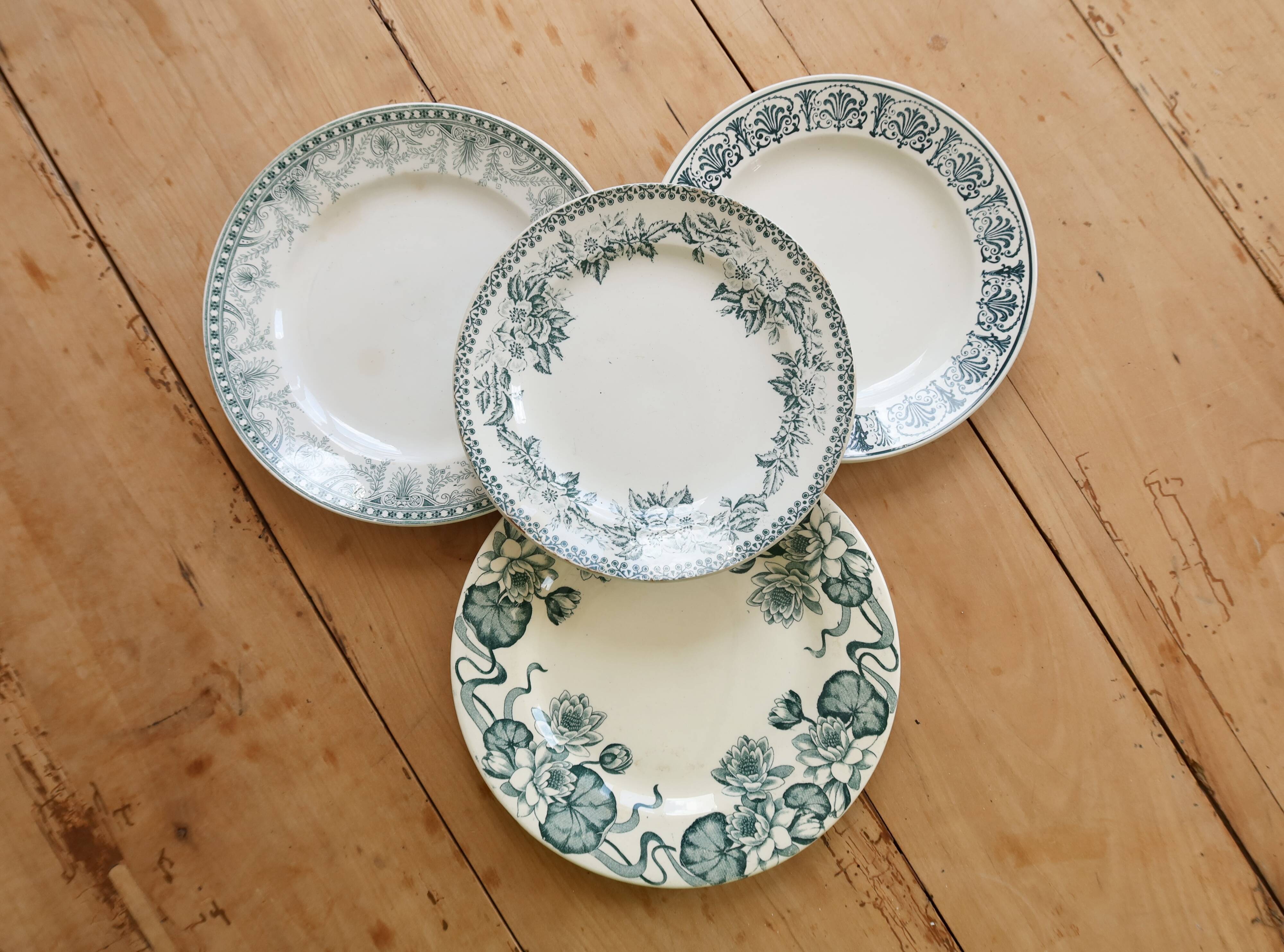 Vintage mismatched dessert plates in ironstone - Green tones
