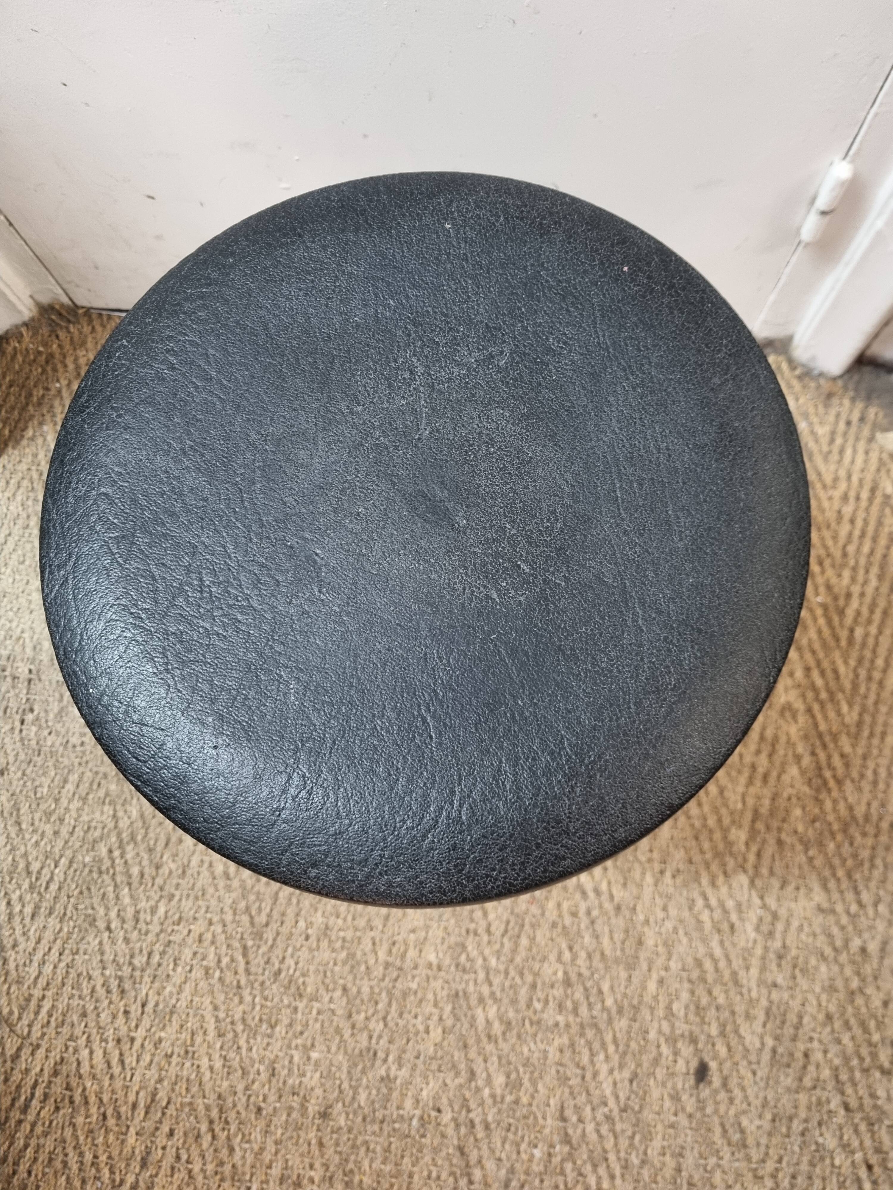 Stool tam tam top skaï black from 1970