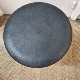 Tabouret tam tam dessus skaï noir de 1970