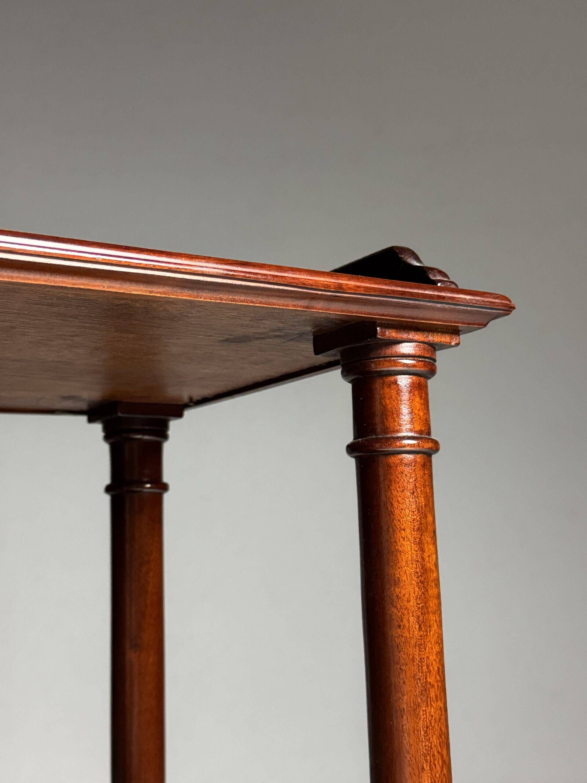 Mahogany étagère 20th century
