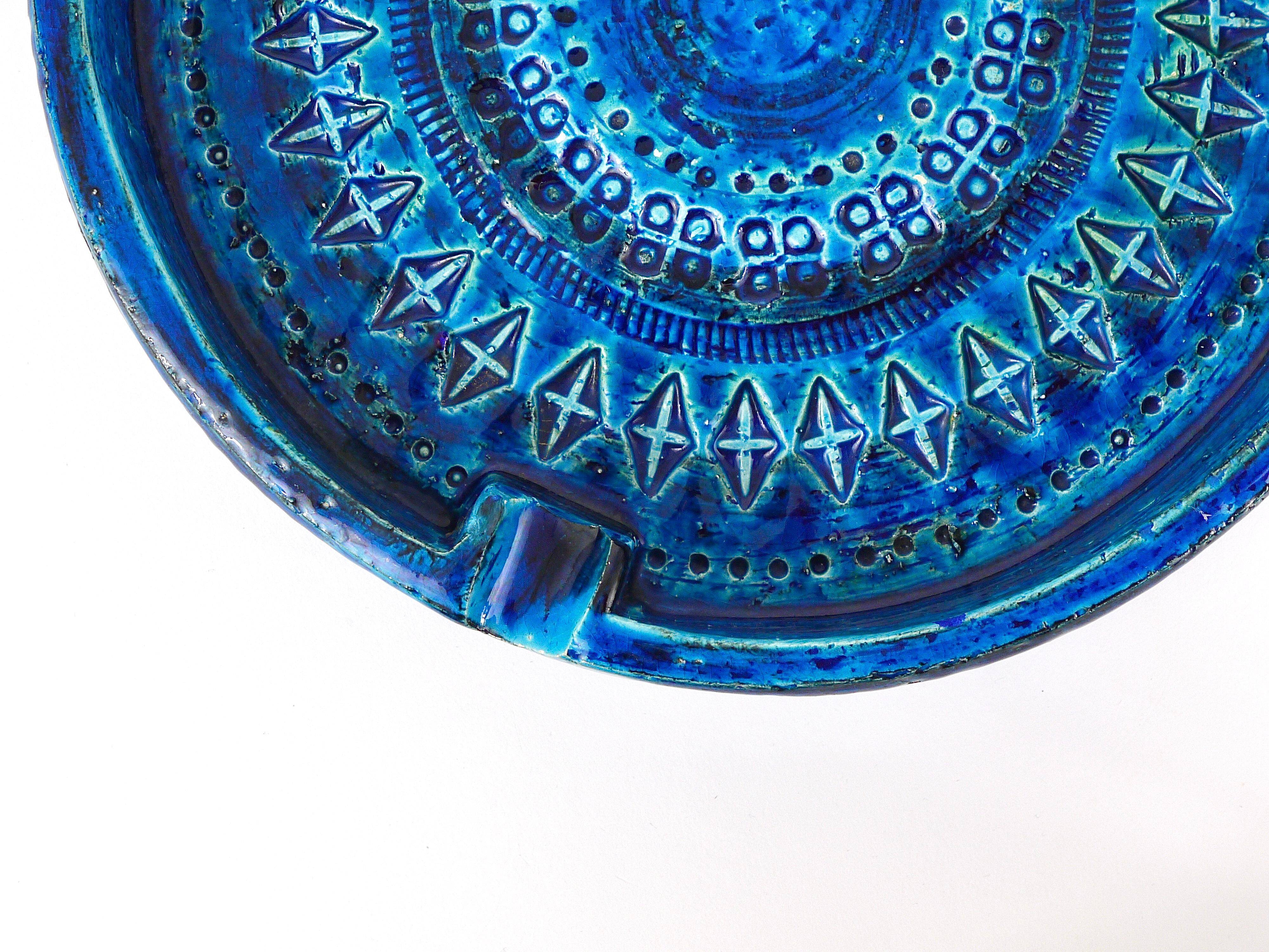 Aldo Londi Bitossi very large round ashtray Rimini blue enamel mid-century, 1950s