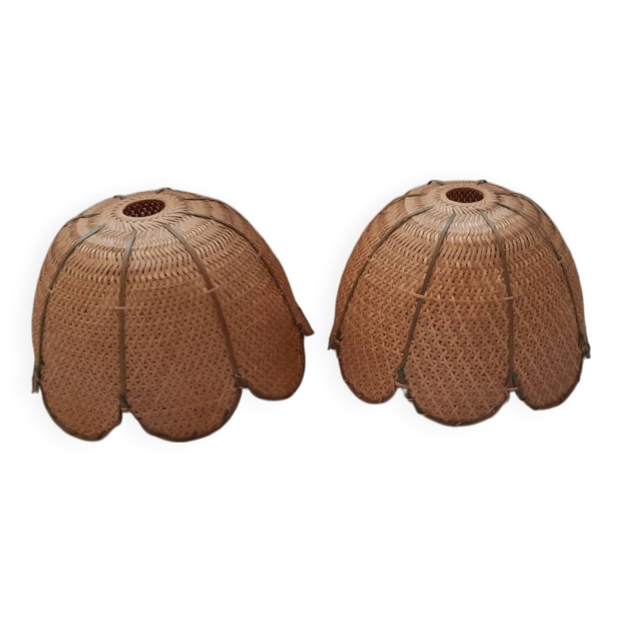 Set of 2 vintage wicker hanging decorations