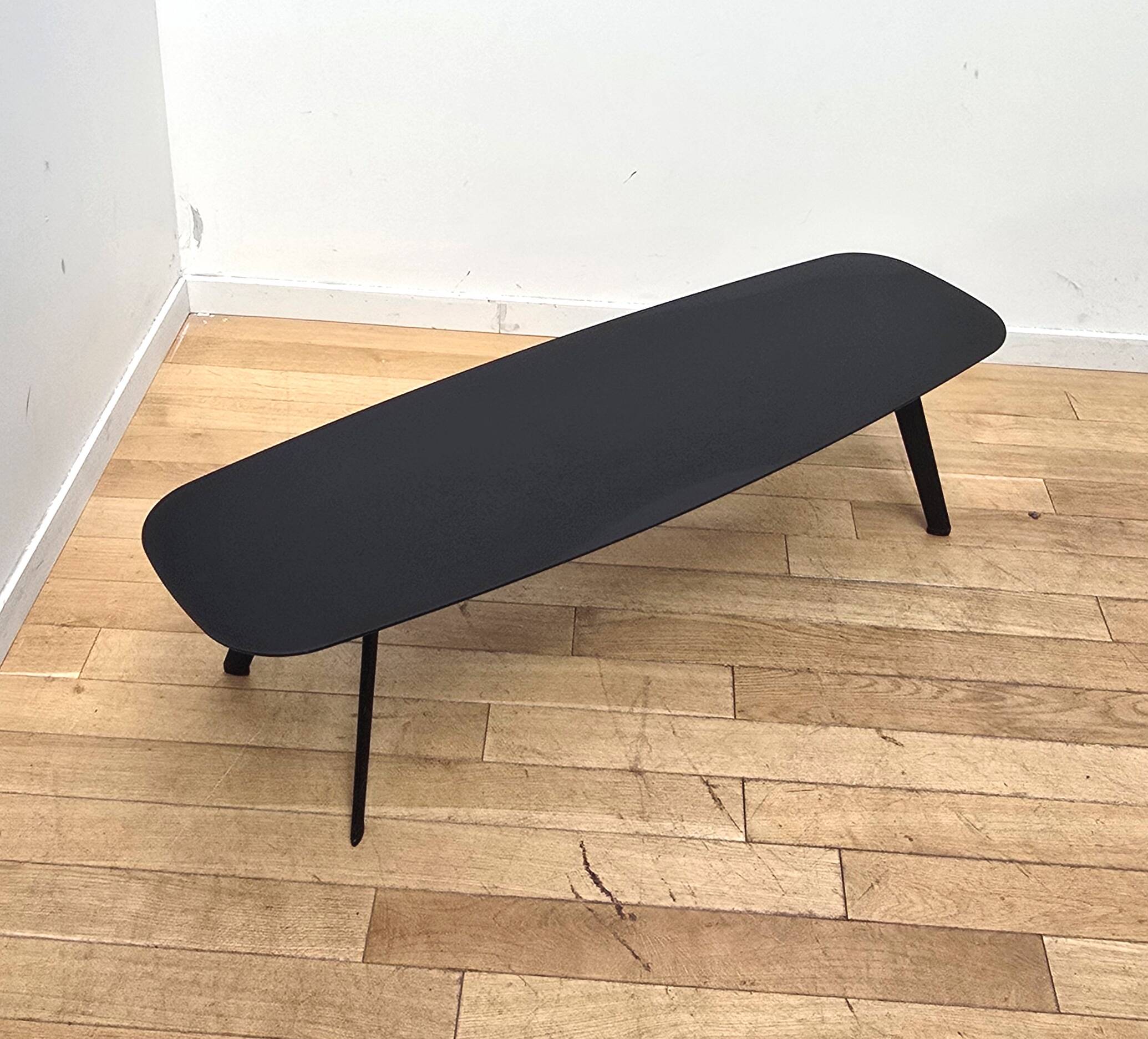 Solapa coffee table, Stua