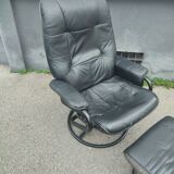 Fauteuil et repose pied cuir design scandinave