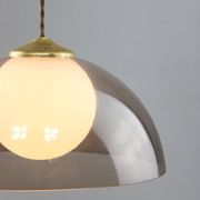 Lampe à suspension italienne en laiton, opaline et plexiglas de l'ère spatiale