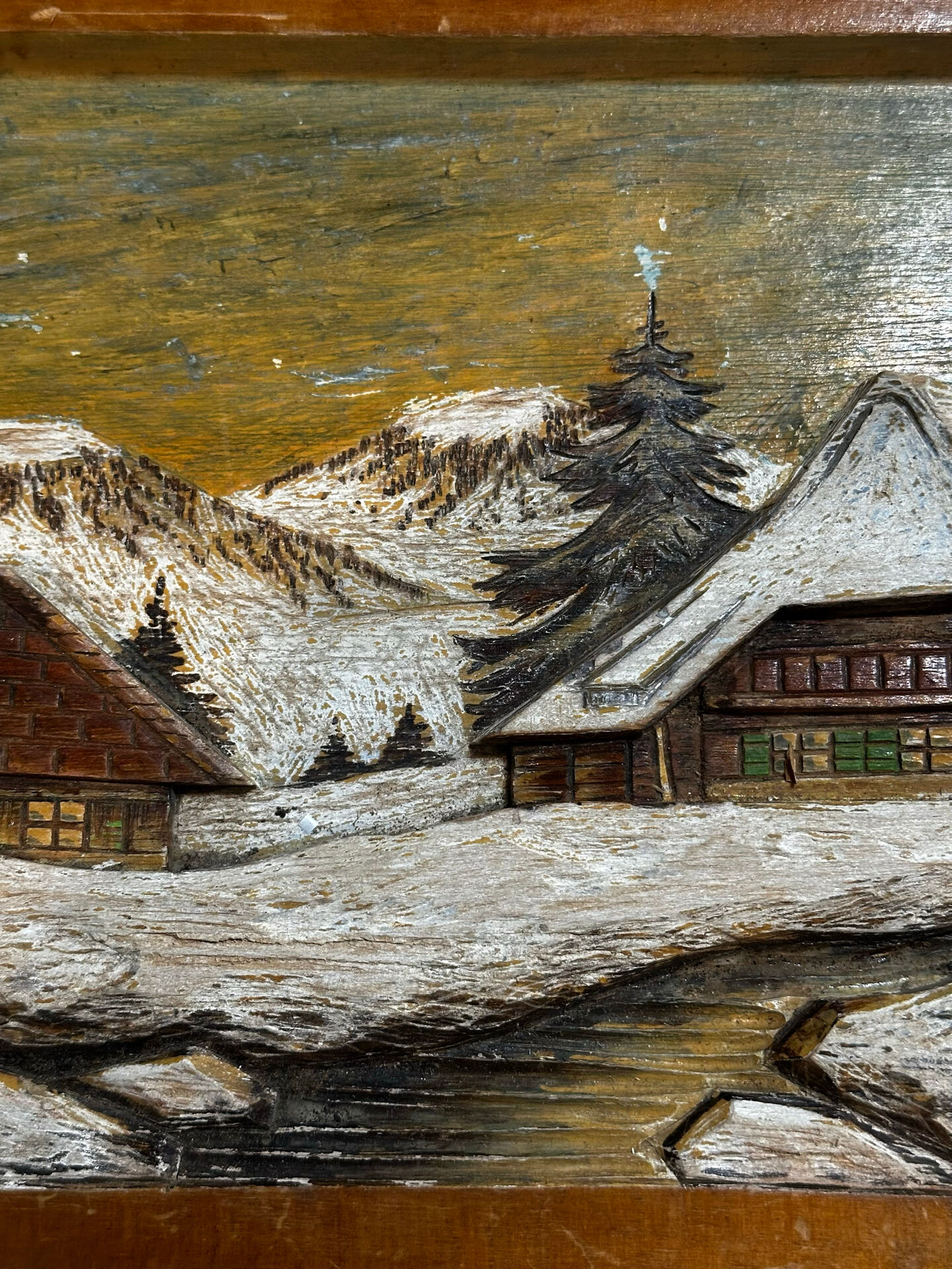 Alpine Table in carved and painted wood 23/32 cm