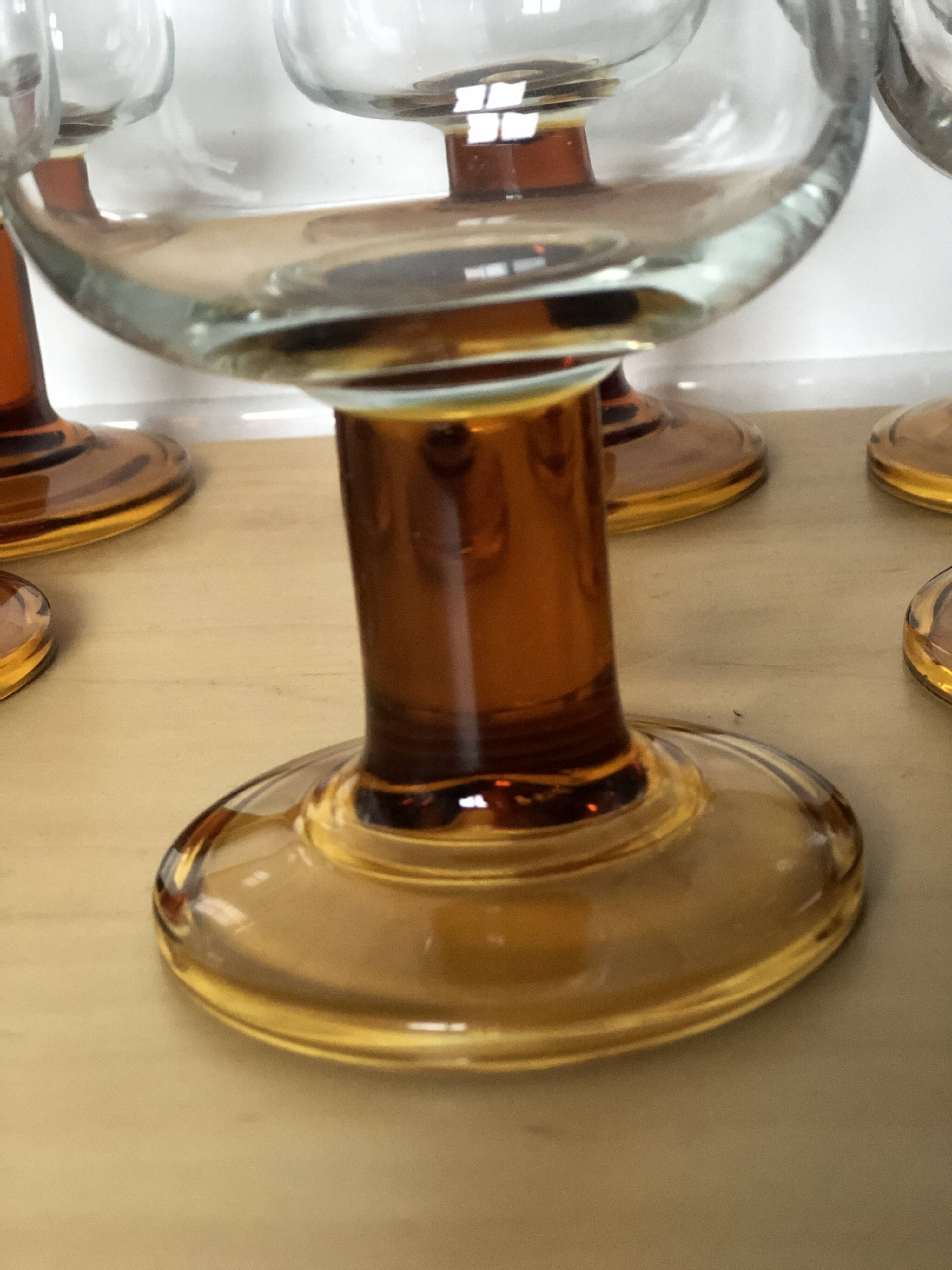 Lot 8 verres ambrés années 60