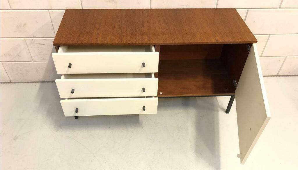 Convenient mid century vintage row