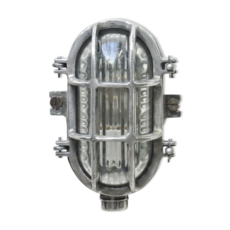 Wall light  in cast aluminum and glass to large streaks