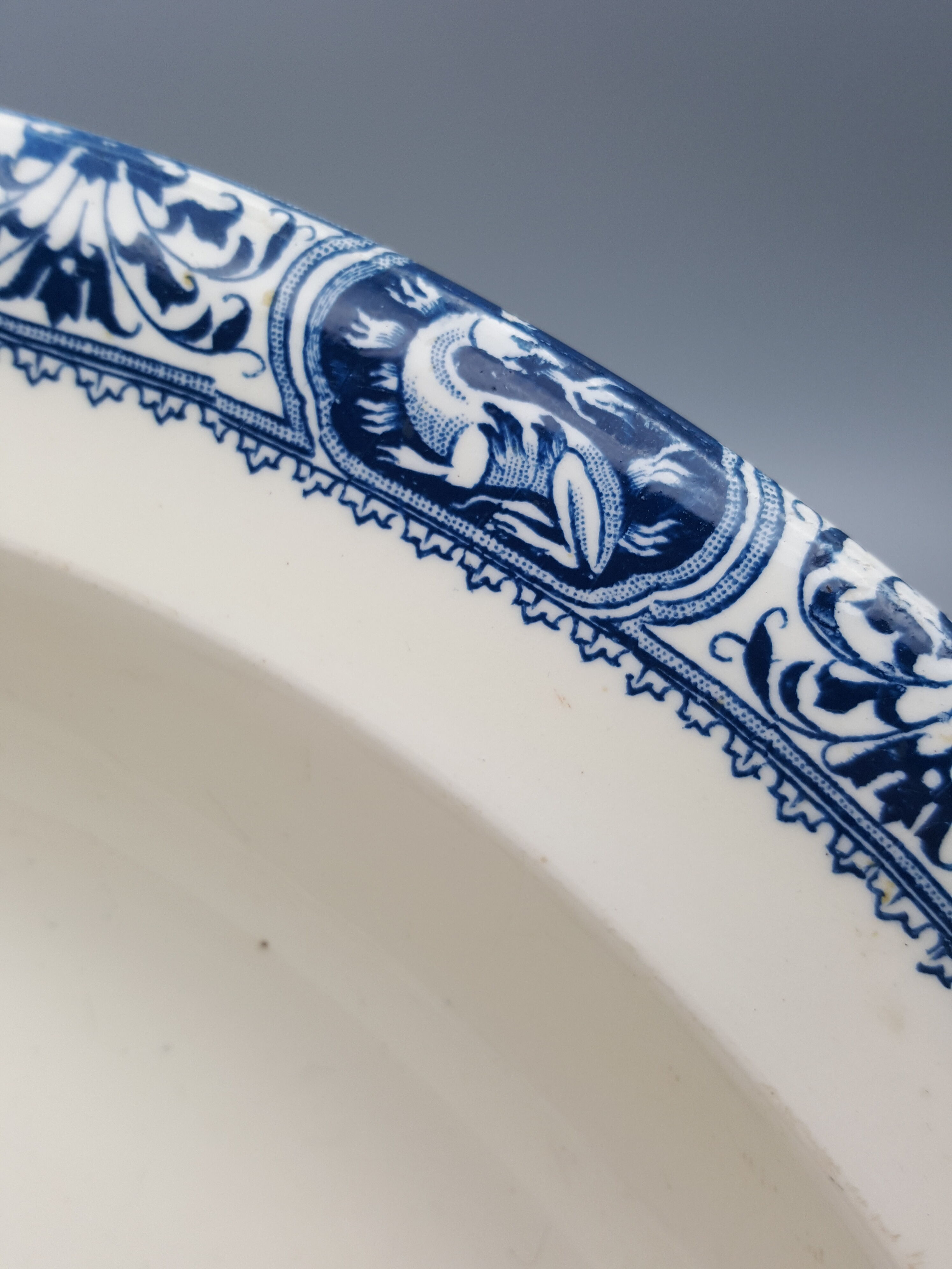 hollow serving dish François 1st dragon salamander iron earth Salins